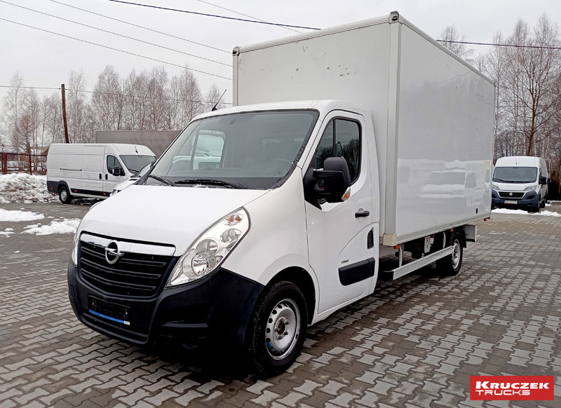 wypożyczalnia busów opel movano